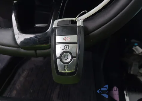 2022 Ford Mustang Mach-E Premium z USA, uszkodzony, nr VIN 3FMTK3R79NMA01592